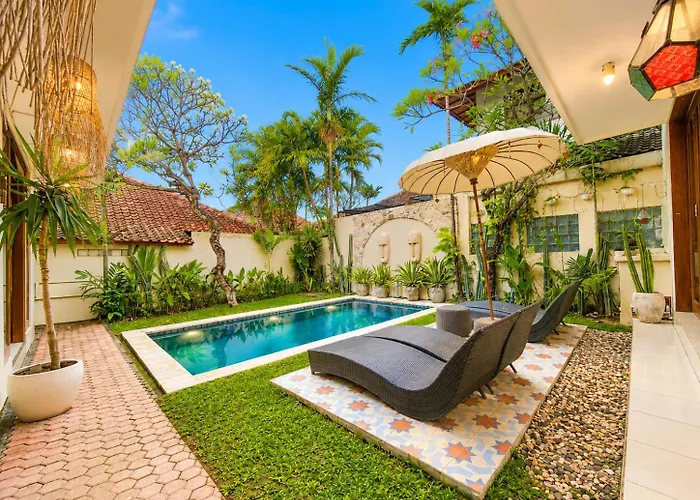 Double6 5br - Pool & Parking Villa Seminyak